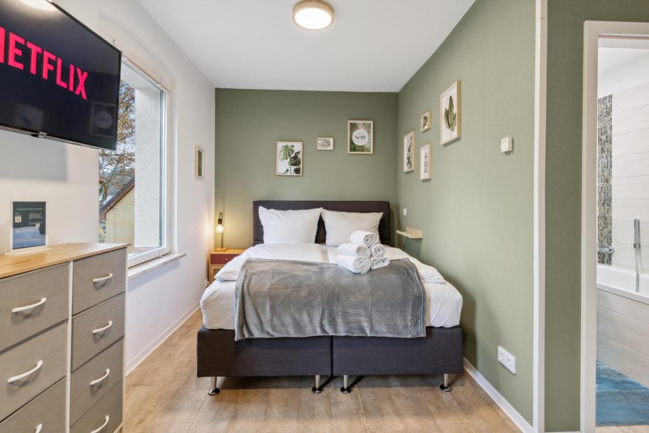 Vorstadtoase - 3 Personen - Apartment Mit Queensize-Bett, Badewanne, Schlafcouch, Parken, Netflix, Naehe Ber Eichwalde Exterior foto